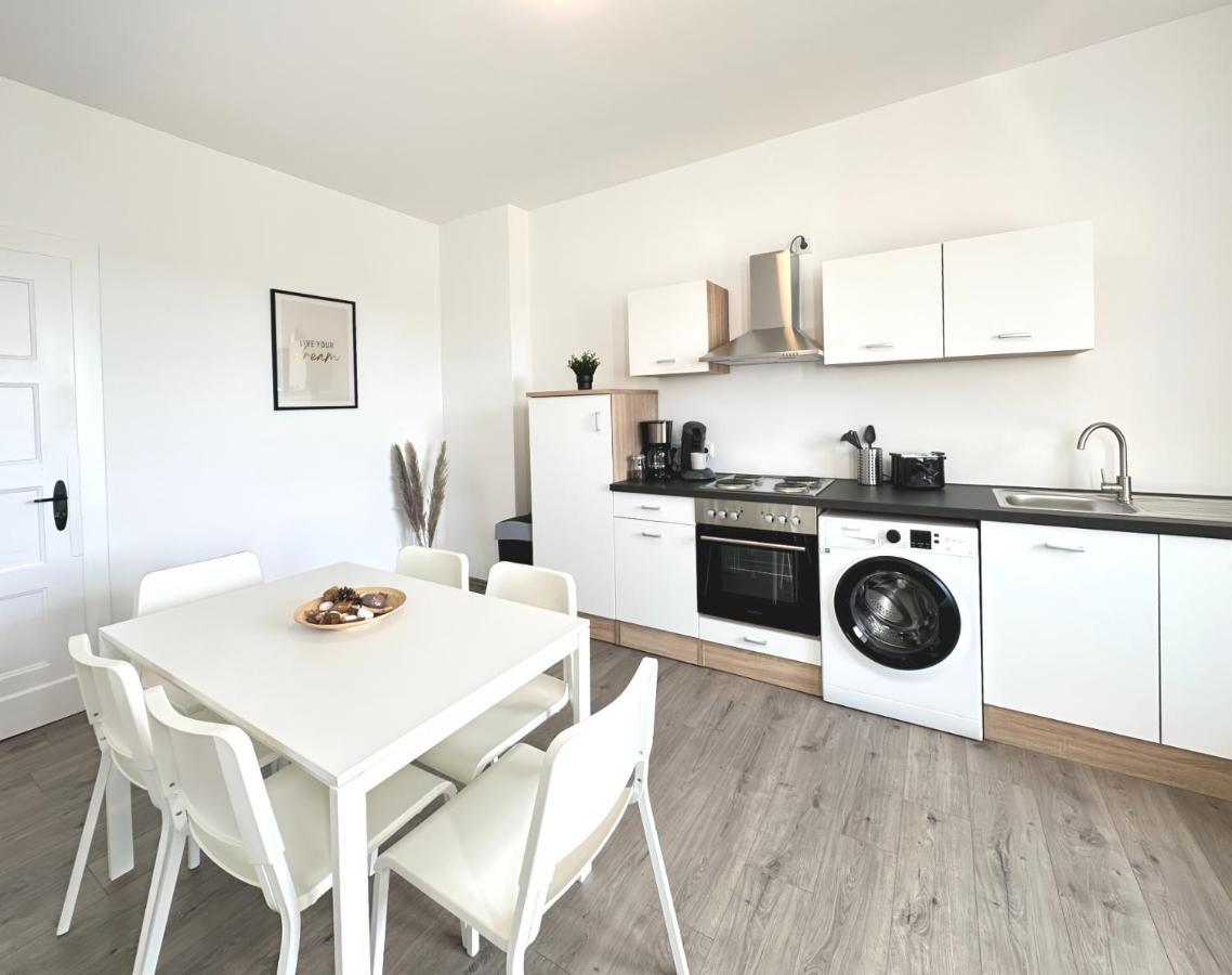 Apartment Monteurwohnung Mit Balkon *